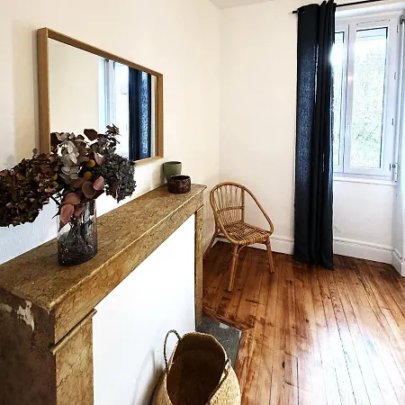 Le Sevigne - Proche Gare Apartment *